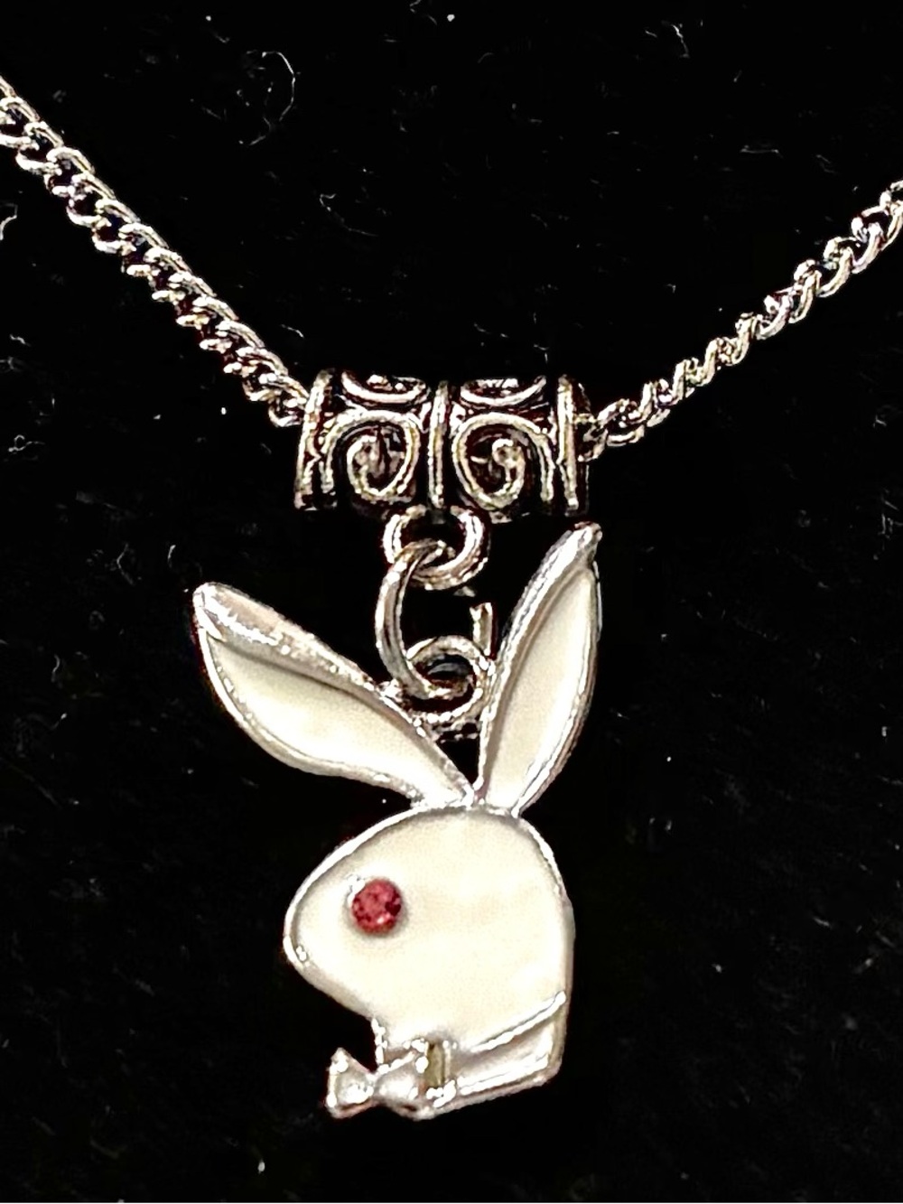 BUNNY RABBIT NECKLACE white
